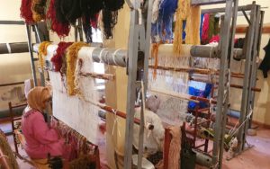 Les femmes amazighes travaillent à Ouarzazate pour maintenir en vie leurs traditions