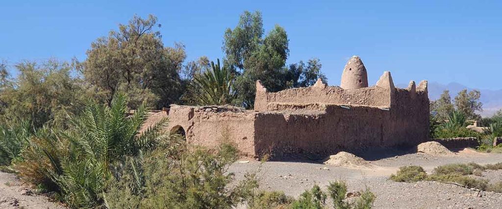 Un mausolée dans l'oasis de Skoura