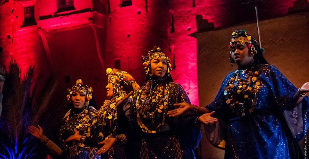 L'art de la danse et du chant embellissent les femmes du Sud Est marocain