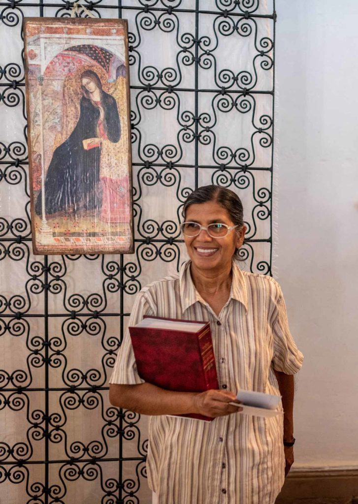 Soeur Angela à l'église Ste Thérèse d'Ouarzazate