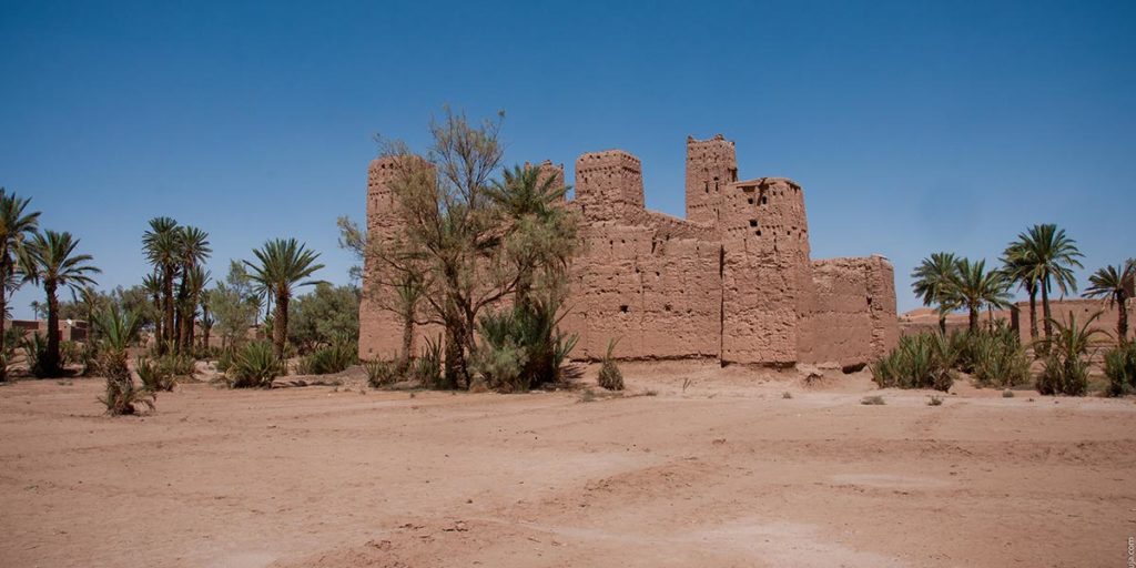 Casbah en ruine à l'oasis de Skoura