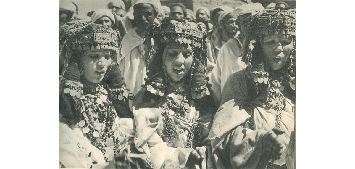 Les femmes d'ahwach Ouarzazate - Source : www.ouarzazate-1928-1956.fr