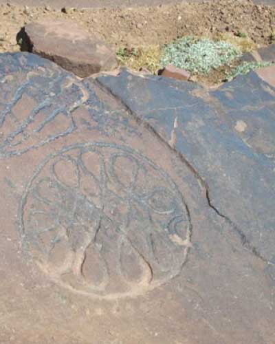 Gravure rupestre sur le site d'Igounyar près d'Oukaïmeden