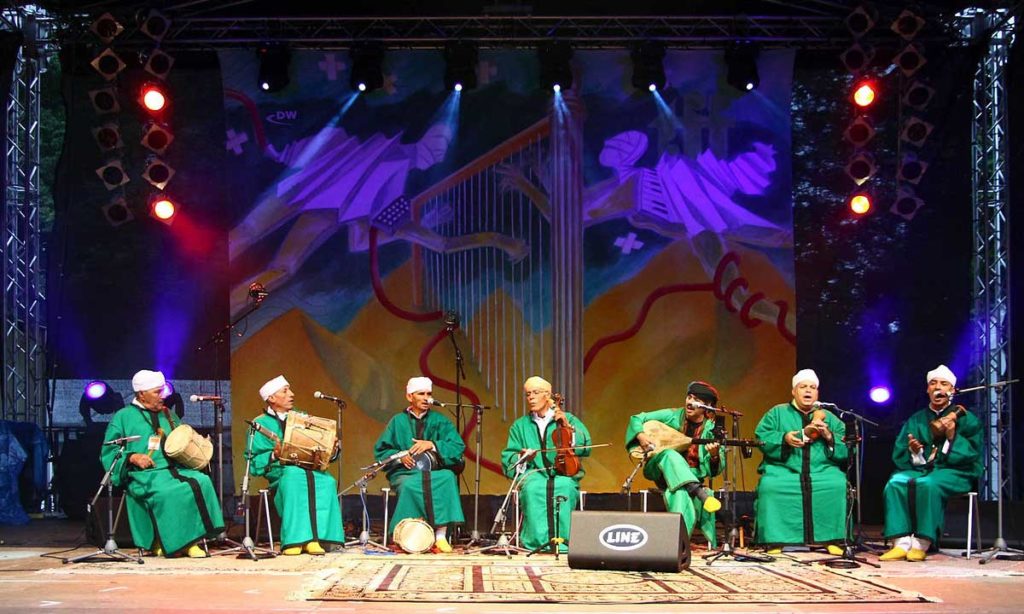 Les Maîtres musiciens de Jajouka sous la direction de Bachir Attar