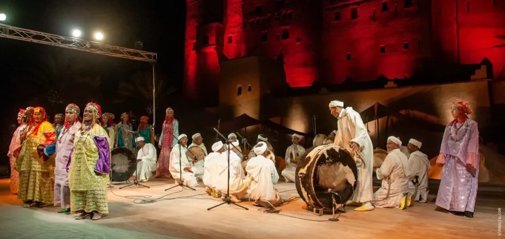 Danse Ahwach au Festival d'Ouarzazate par A. Azizi